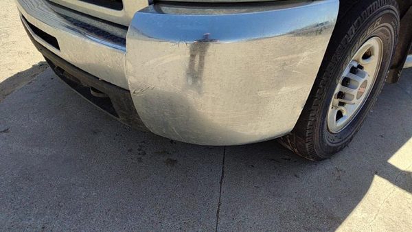 2008 Chevy Silverado 2500 Front Bumper Assy. White 50U — photo 3