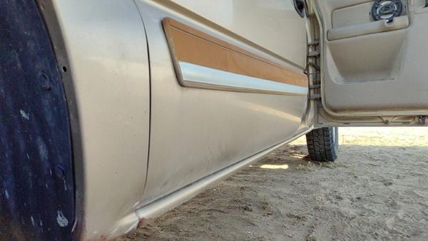 2004 Chevy Silverado 1500 Front Door LH 15U Sandstone 15017223 — photo 5