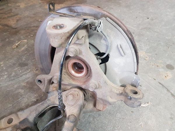 2007-2014 Chevy Tahoe Driver Left Front Steering Knuckle Lower Control Arm — photo 3
