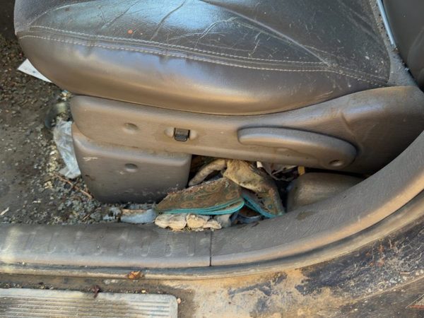 01-05 Pt Cruiser Driver Left Side Power Seat Switch With Trim Panel Oem Beige — photo 2