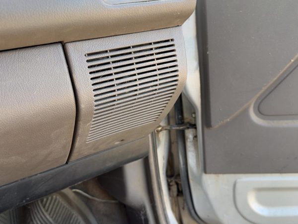 89-95 Isuzu Pup Passenger Right Dash Speaker Grille Cover Plastic Trim Oem Gray — photo 1