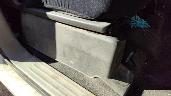 2004-2015 Nissan Titan Passenger Right Side Seat Trim Panel Oem W Graphite — photo 2