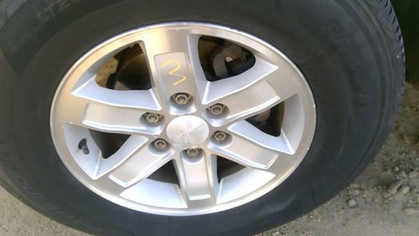 2005 Suburban 1500 Wheel Chevy 3 — photo 6