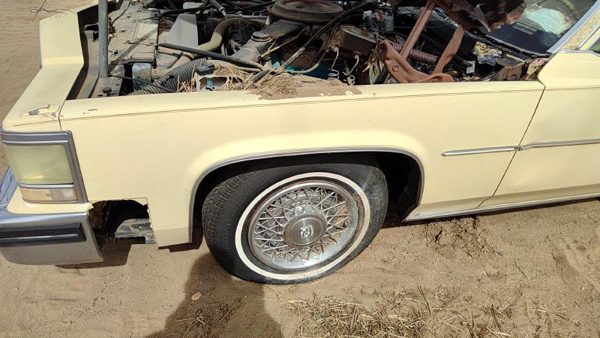 1980-1984 Cadillac Deville Driver Left Front Fender Oem 12396710 — photo 3