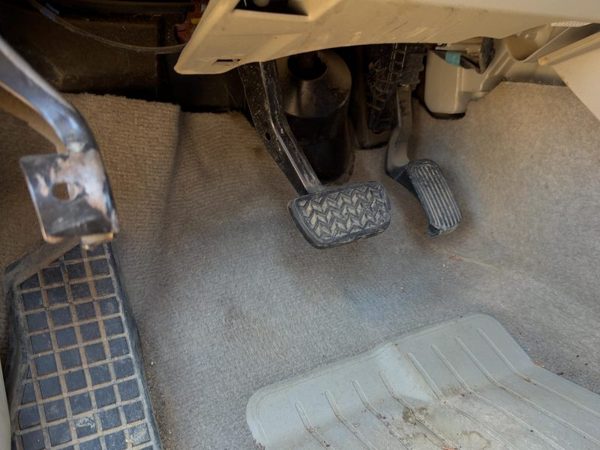 2004-2009 Toyota Prius Brake Pedal Assembly Oem — photo 2