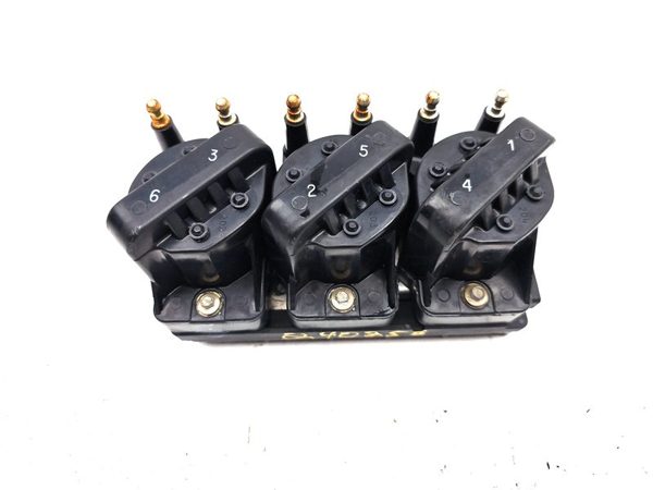 2000-2005 Chevy Impala Ignition Coil Assembly Oem 3.8L 10472401 — photo 1