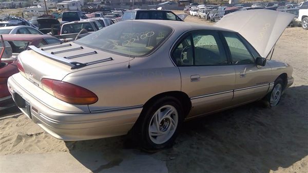 1992 Pontiac Bonneville — vehicle photo 5