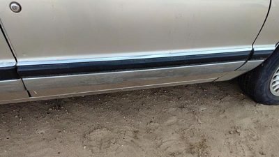 1994 Buick Park Ave Passenger Right Front Moulding From Door Oem Trim Strip Gold