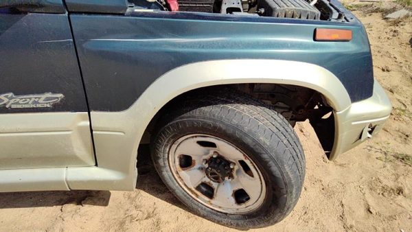 1996-1997 Suzuki Sidekick Passenger Right Front Wheel Flare Moulding Oem Fender — photo 3