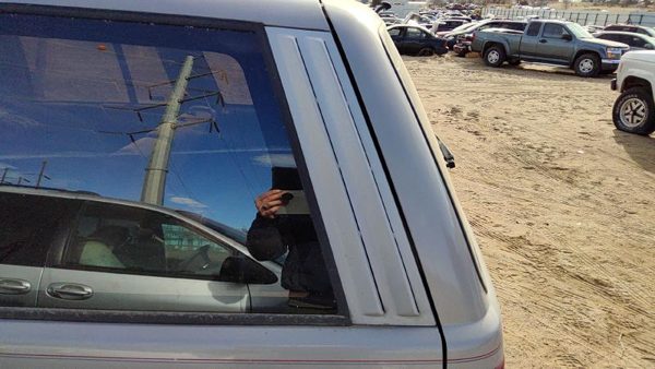 93-95 Jeep Grand Cherokee Driver Left Rear Moulding On Quarter Panel Oem Silver — photo 4