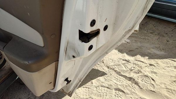 04-05 New Style Malibu Passenger Right Rear Door Latch Wh Rods/Cables Back Sedan — photo 1