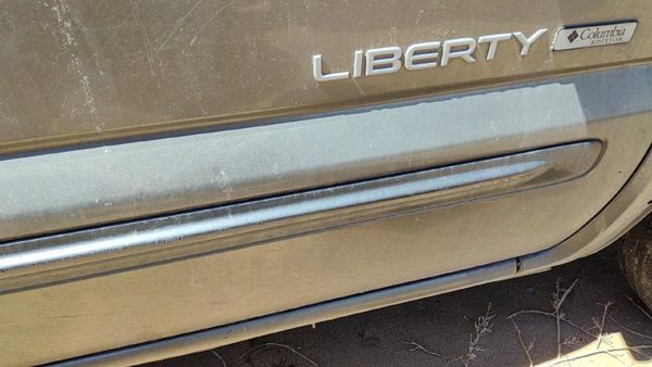 02-07 Liberty Passenger Right Front Moulding From Door Oem Trim Strip Khaki Pjc — photo 4