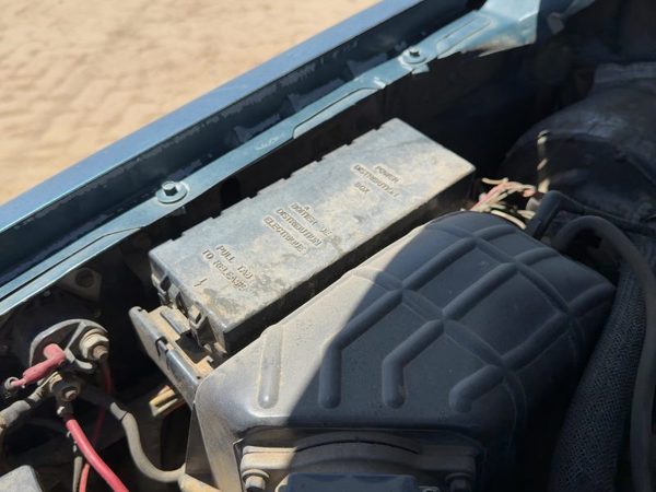 91-94 Ford Explorer 2 Dr Engine Fuse Box Power Distribution Panel OEM 4.0L — photo 3