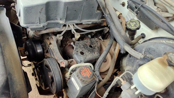 1998-2000 S10 Pickup Exhaust Manifold Assembly Oem 2.2L At 4X2 24577409 — photo 1