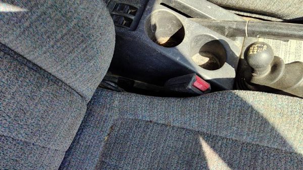 1996-1998 Suzuki Sidekick Passenger Right Front Seat Belt Buckle Receiver Oem — photo 1