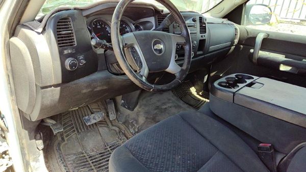2008 Chevy Silverado 2500 — vehicle photo 3