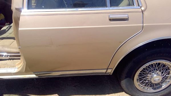 1985 Oldsmobile Delta 88 Rear Door LH Gold — photo 4