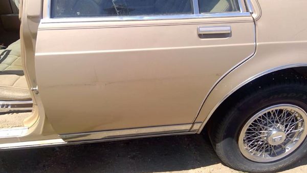 1985 Oldsmobile Delta 88 Rear Door LH Gold — photo 2