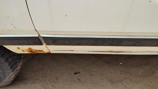1984-1990 Dodge Ram W250 Driver Left Front Moulding From Door Oem Trim Strip — photo 2