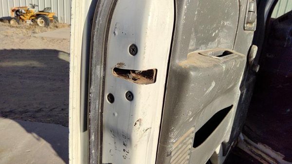 95-07 Isuzu Npr Driver Left Front Door Latch With Rods/Cables Oem — photo 4