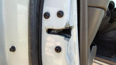 1995-2005 Ford Explorer Driver Left Front Door Latch With Rods/cables Oem