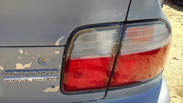 1996-1997 Honda Accord Passenger Right Inner Tail Light Brake Lamp Oem Rear — photo 3