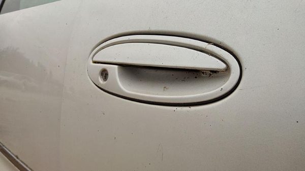 1997-2005 Buick Park Ave Passenger Right Front Outside Door Handle Oem White 78u — photo 2