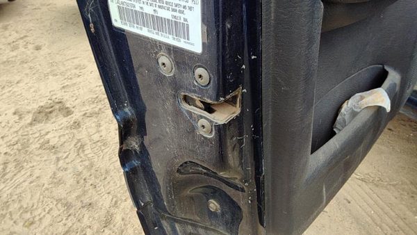 2002-2005 Jeep Liberty Driver Left Front Door Latch With Rods/Cables Oem — photo 3