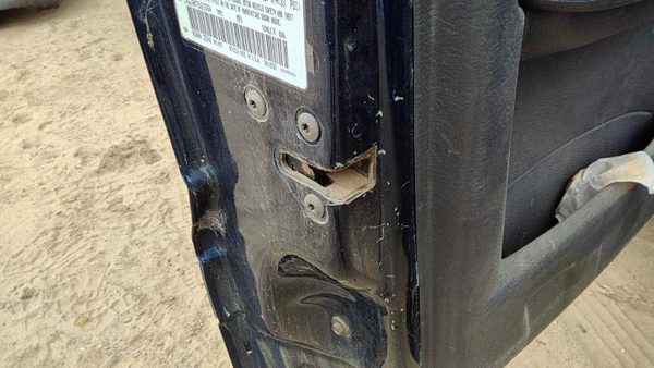 2002-2005 Jeep Liberty Driver Left Front Door Latch With Rods/Cables Oem — photo 4
