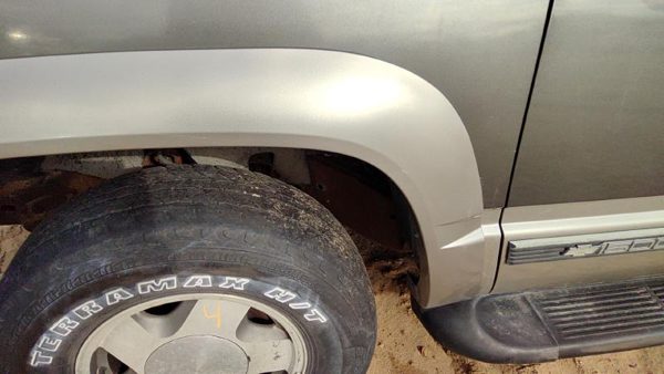 1992-1999 Chevy Suburban Driver Left Front Flare Moulding From Fender Oem — photo 5