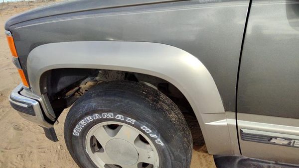 1992-1999 Chevy Suburban Driver Left Front Flare Moulding From Fender Oem — photo 9