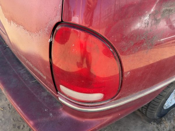 1996-2000 Chrysler Town & Country Passenger Right Tail Light Brake Lamp Oem Rear — photo 3