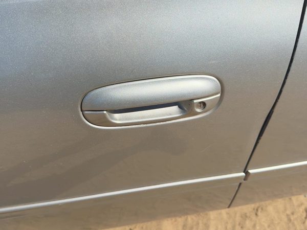 2005 Cadillac Deville Outside Door Handle LH Platinum 67U — photo 2