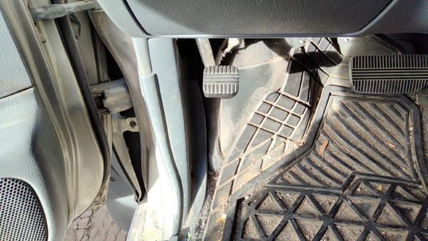 2001-2004 Nissan Xterra Parking Brake Pedal Assembly Oem Complete Emergency Unit — photo 4