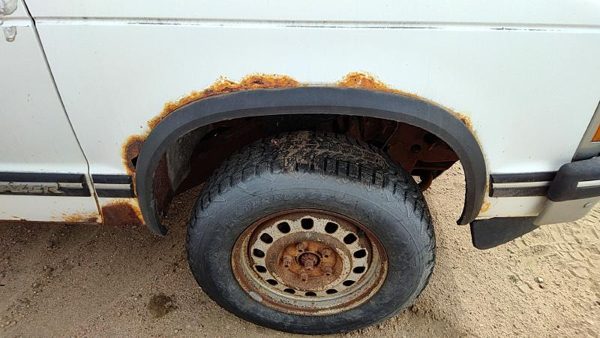 1991-1994 Chevy S10 Blazer Passenger Right Front Wheel Flare Moulding Oem Fender — photo 1