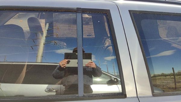 93-98 Grand Cherokee Driver Left Rear Vent Window Back Door Glass With Frame — photo 1