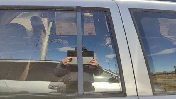 93-98 Grand Cherokee Driver Left Rear Vent Window Back Door Glass With Frame — photo 2