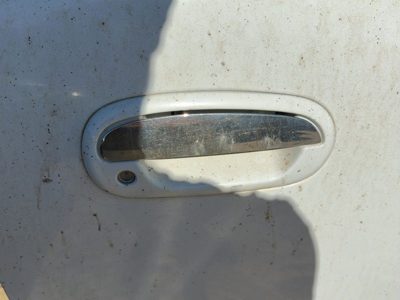 1998 Lincoln Navigator Outside Door Handle RH Oxford White Yz