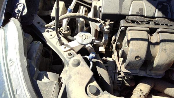 16-19 Sentra Windshield Washer Fluid Reservoir With Pump Oem Wiper Tank 1.8L — photo 1