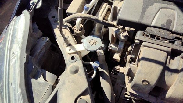 16-19 Sentra Windshield Washer Fluid Reservoir With Pump Oem Wiper Tank 1.8L — photo 3