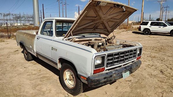 1984 Dodge D350 — vehicle photo 2