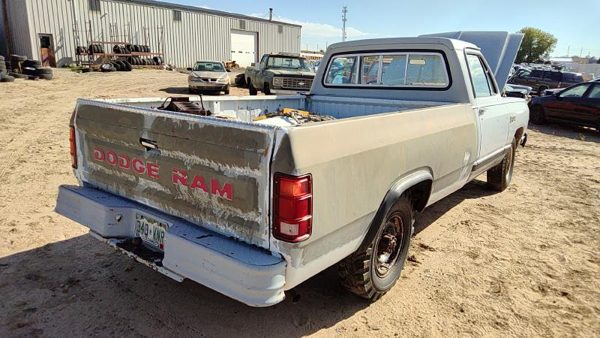 1984 Dodge D350 — vehicle photo 3