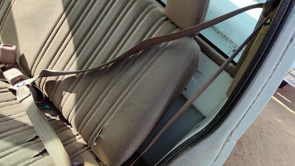1994 Chevy Silverado 1500 Driver Left Front Seat Belt Retractor Oem Shoulder Tan — photo 1