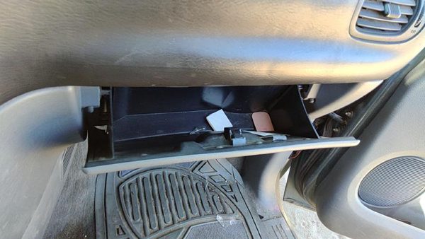 2007 Dodge Caravan Glove Box Assembly Complete Door With Latch Oem Slate Gray D5 — photo 3