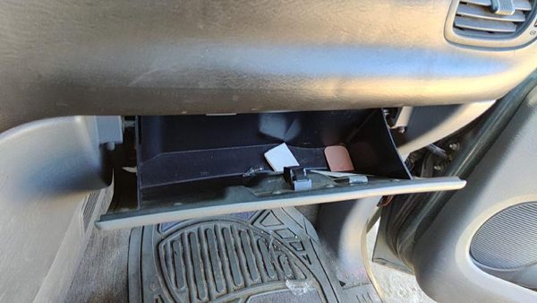 2007 Dodge Caravan Glove Box Assembly Complete Door With Latch Oem Slate Gray D5 — photo 4