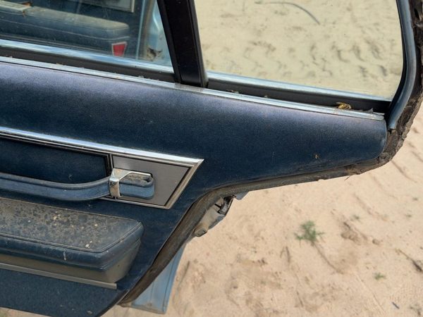 1986-1991 Olds 88 Passenger Right Rear Door Trim Panel With Switches Back Blue — photo 2