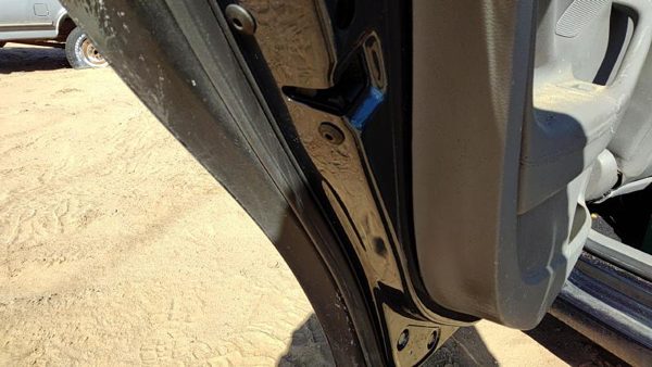 05-14 Vw Jetta Driver Left Rear Door Latch With Rods/Cables Oem Back 3B4839015af — photo 1