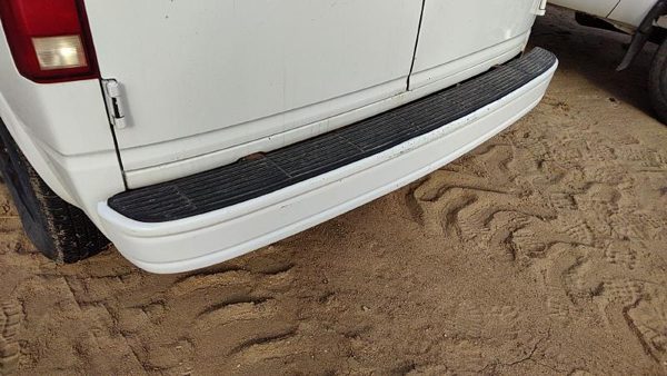 1985-2005 Gmc Safari Rear Step Bumper With Mount Brackets Oem White 14075427 — photo 8