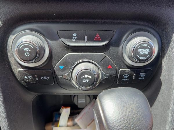 2013-2016 Dodge Dart Temperature Control Module In Dash Heater Ac Head Unit Oem — photo 2