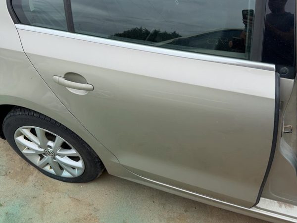 2014 Volkswagen Jetta Rear Door RH Beige — photo 2